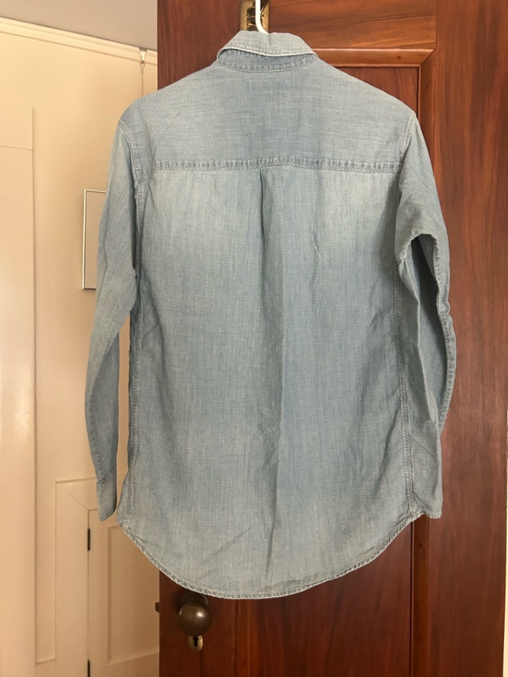 Madewell Women’s Denim Oversized Button-Up Shirt - Picture 5 of 6